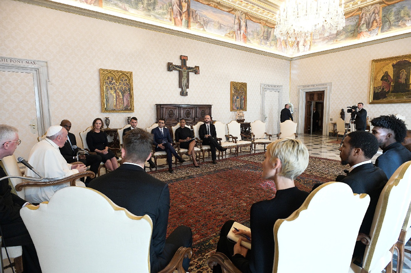 Jogadores da NBA e o Papa Francisco discutem racismo