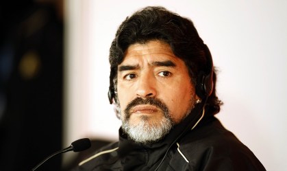 Correspondente Médico: Cirurgia cerebral contribuiu para a morte de Maradona?