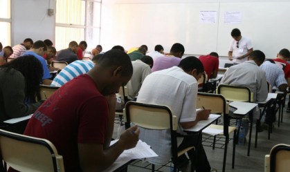 Novos concursos públicos autorizados pelo governo vão oferecer 25 vagas; confira