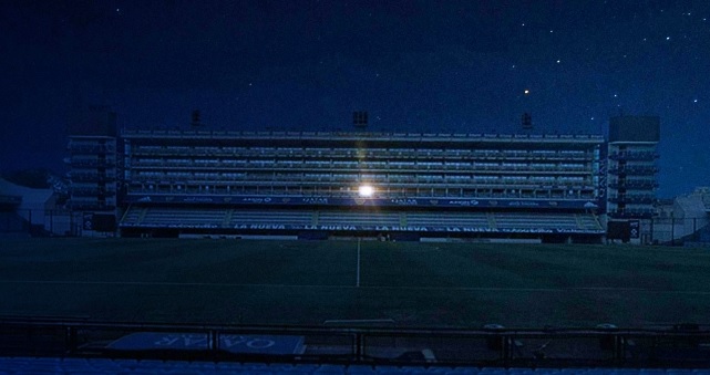Boca Juniors apagou as luzes do La Bombonera, deixando o camarote iluminado