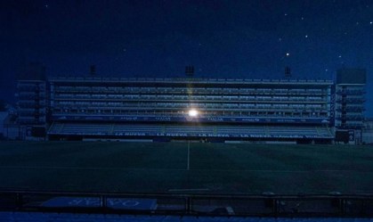 Boca Juniors deixa só o camarote de Maradona iluminado no La Bombonera