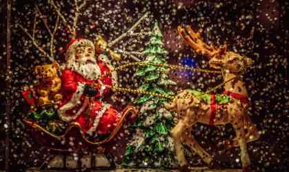 Na Irlanda, Papai Noel é trabalhador essencial e poderá transitar pelas casas