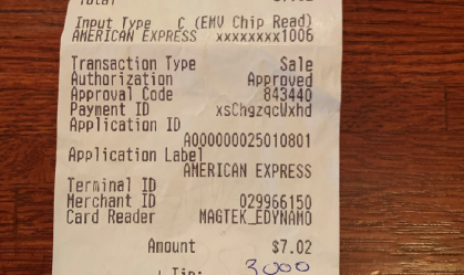 Dono de restaurante fica chocado com gorjeta equivalente a R$ 16 mil nos EUA