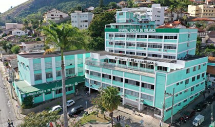Estudante é morta por namorado após ser mantida refém em faculdade no RJ