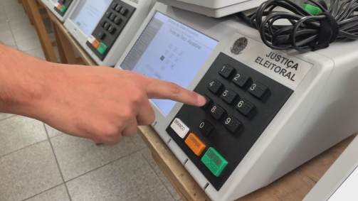 Urna eletrônica passa por testes antes da eleição