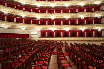 Plateia vazia no Teatro Bolshoi, em Moscou, Rússia