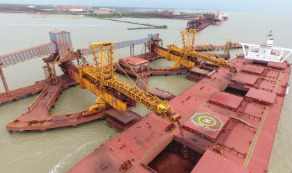 São Luís: erro em manobra causa colisão entre navios em terminal