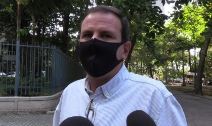 Paes diz que espera começar vacinação contra Covid-19 em janeiro no Rio