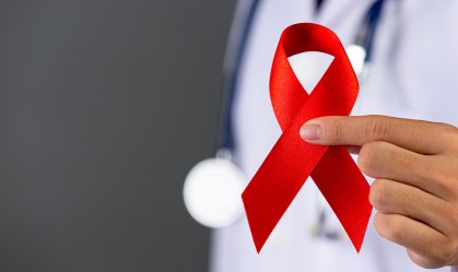 Pandemia da Covid reduz testes de HIV e atrasa tratamento com antirretroviral