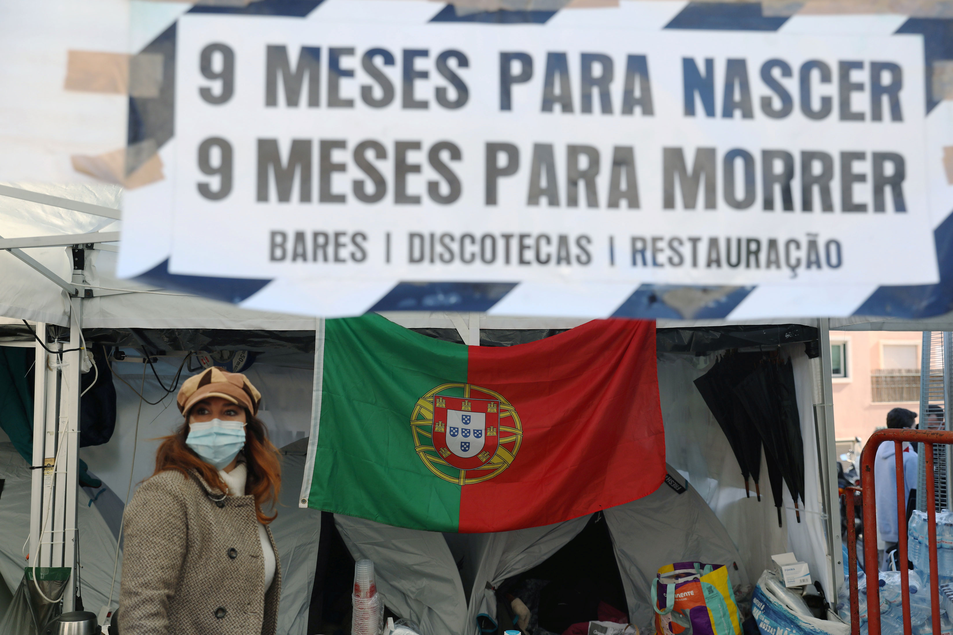 Donos de restaurantes portugueses fazem greve de fome em Lisboa