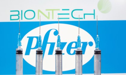 Vacina contra Covid-19 da Pfizer-Biontech deve chegar ao Reino Unido em 2 dias