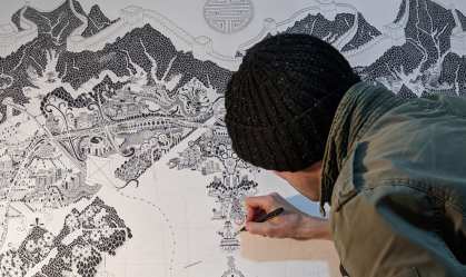 Artista registra rotina de quarentena em mapas