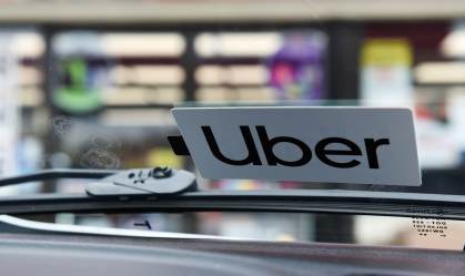 Uber pede ao CDC vacinação antecipada de motoristas e entregadores nos EUA