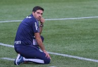 Leila confirma que Abel Ferreira continuará no Palmeiras na próxima temporada