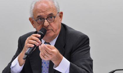 Nelson Jobim se diz 'perplexo' com discussão sobre reeleição de Maia e Alcolumbre
