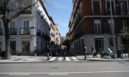 Espanha endurece restrições em meio ao aumento do número de mortos por COVID-19