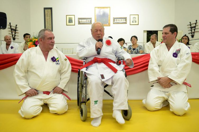 Massao Shinohara recebe homenagem da CBJ
