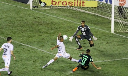 Em rodada marcada por clássicos, Palmeiras e Santos empatam e Flamengo vence