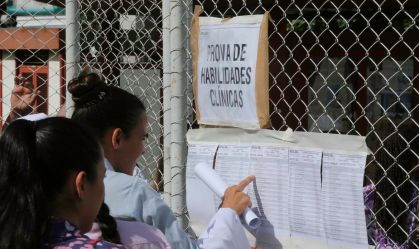 Mais de 15 mil médicos participam do Revalida neste domingo (6)