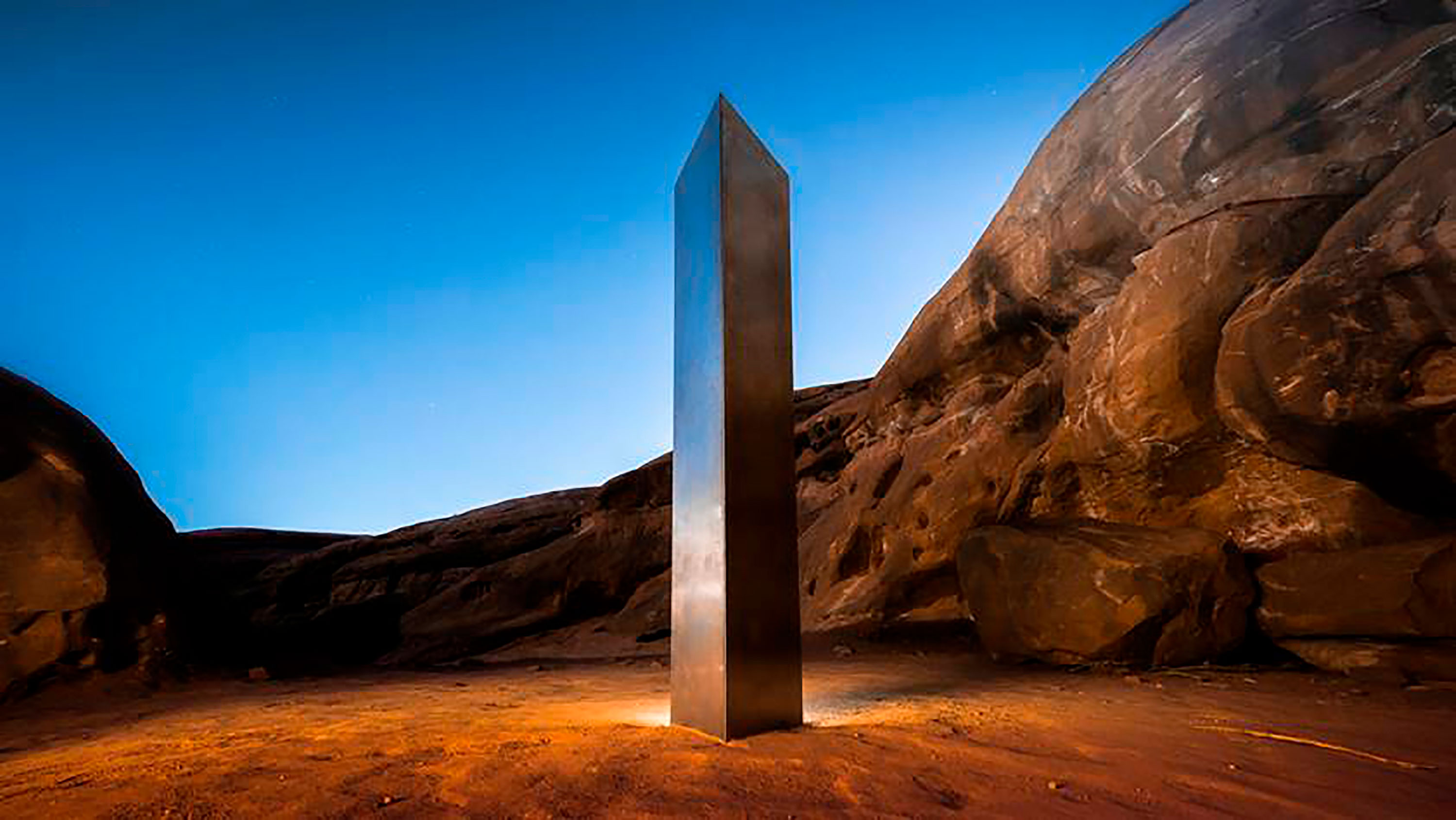 Monólito misterioso descoberto no deserto de Utah, nos EUA