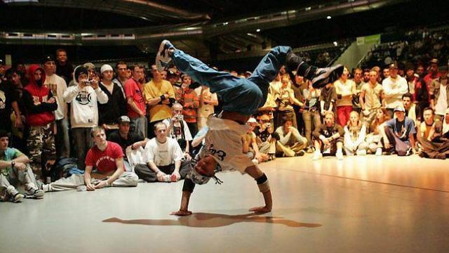 O breakdance estreia como modalidade competitiva na Olímpiada de Paris, prevista para 2024 / Foto: Reprodução/Twitter