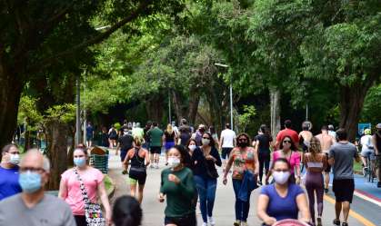Prefeito de SP diz que vai acompanhar o estado na liberação das máscaras