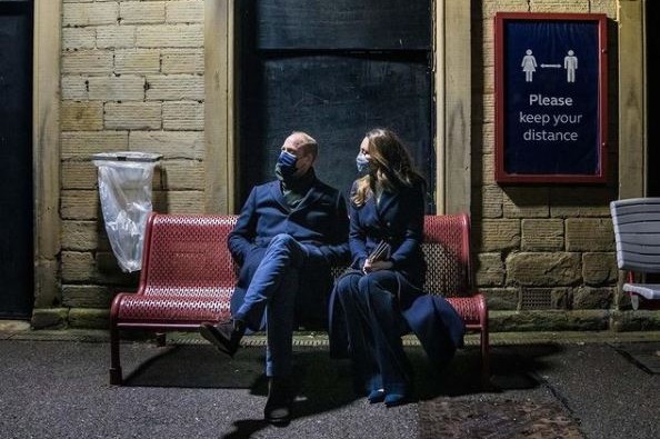 William e Kate estão fazendo uma turnê nacional de trem, na qual atravessarão 2 