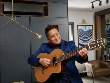 O cantor Leonardo