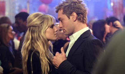 Sienna Miller e Jude Law em 'Alfie'