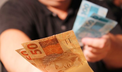 STF manda governo pagar programa renda básica a partir de 2022