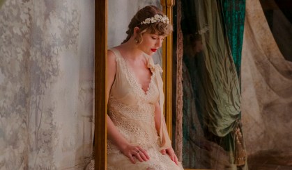 Imagem do clipe de 'Willow', divulgada pela cantora