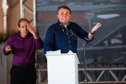 Bolsonaro discursa em Porto Alegre