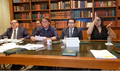 Presidente Jair Bolsonaro na transmissão semanal nesta quinta-feira (10/12/2020)