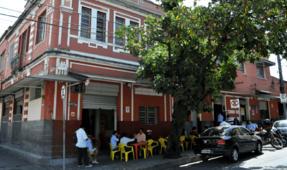 Justiça vai contra prefeitura e libera consumo de bebidas dentro de bares em BH