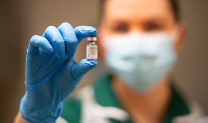 Anvisa estabelece prazo de 10 dias para decisão sobre uso emergencial de vacina