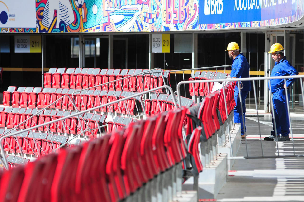 Obras no estádio Mané Garrincha, que irá virar hospital de campanha