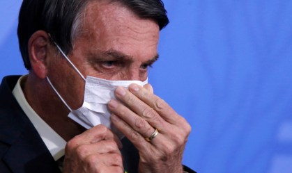 Bolsonaro diz ter pressa por vacina e diz que ela não será obrigatória
