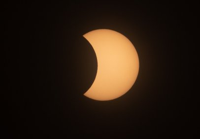 Eclipse solar fotografado em São Paulo, no dia 14/12/2020