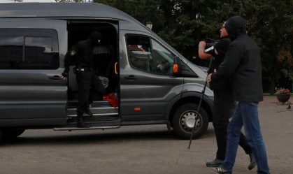 Autoridades prendem jornalistas
