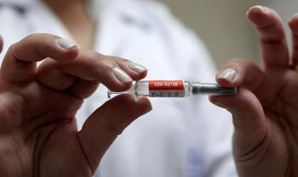 Acordo sobre Coronavac ainda não está claro no plano de imunização, diz médica 