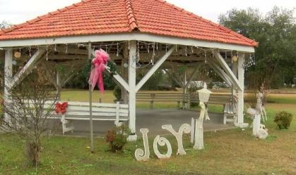 EUA: 'Papai' e 'Mamãe Noel' descobrem Covid após contato com dezenas de crianças