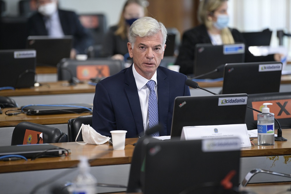 Diplomata Fabio Marzano em pronunciamento no Senado