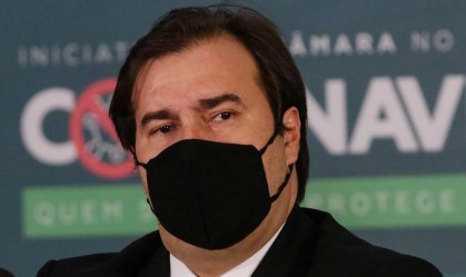 Desfiliação de Maia do DEM aumenta debandada do partido, que estuda retomada