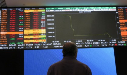 Ibovespa cai quase 30% em março e tem o pior mês desde agosto de 1998