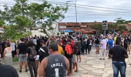 Búzios registra protesto contra ordem da Justiça que impede entrada de turista