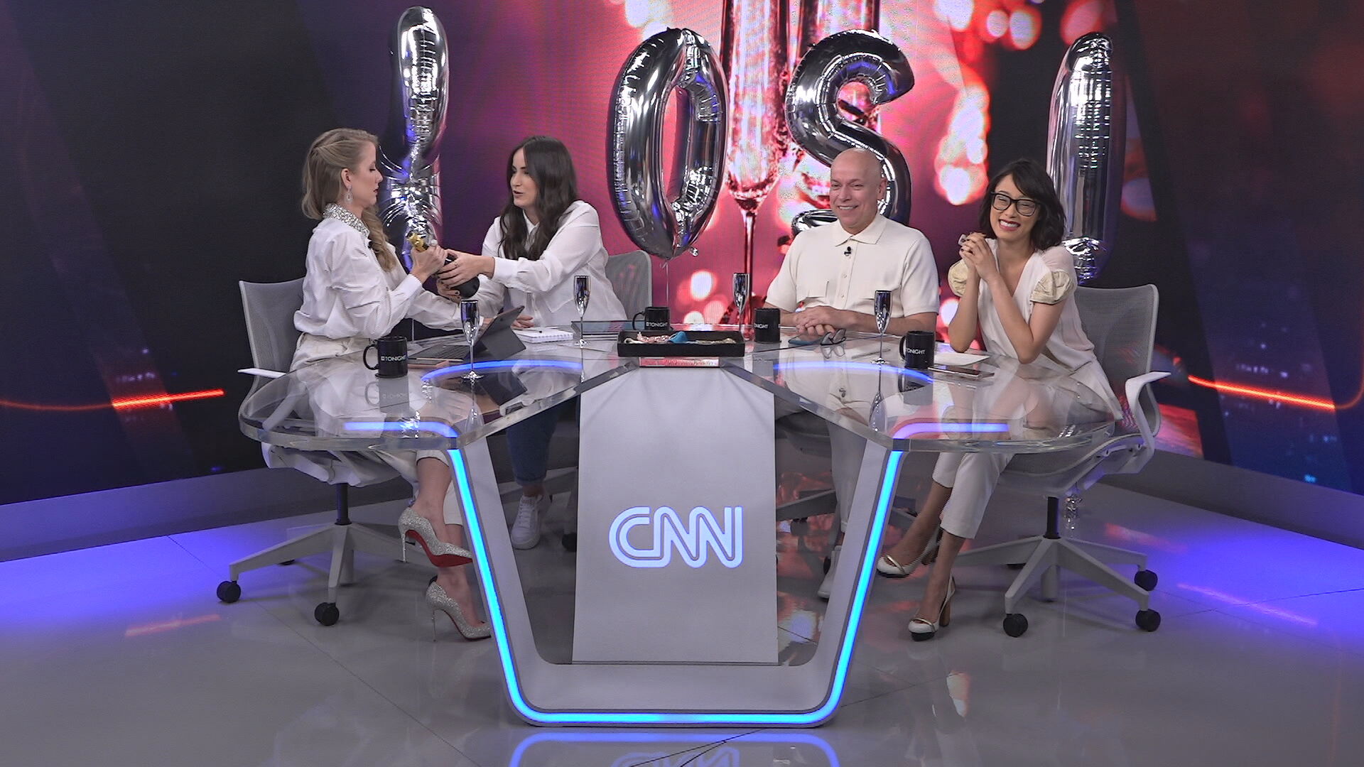 CNN Tonight, talk show apresentado por Mari Palma, Gabriela Prioli e Leandro Kar