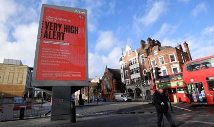 Alerta do governo britânico sobre a Covid-19 em Londres