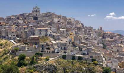 Mais casas italianas estão à venda por 1 euro