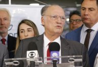 Maioria da sociedade almeja candidato de terceira via, diz Roberto Freire