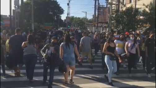 Antes do Natal, Brás sofre com aglomerações e pessoas sem máscaras